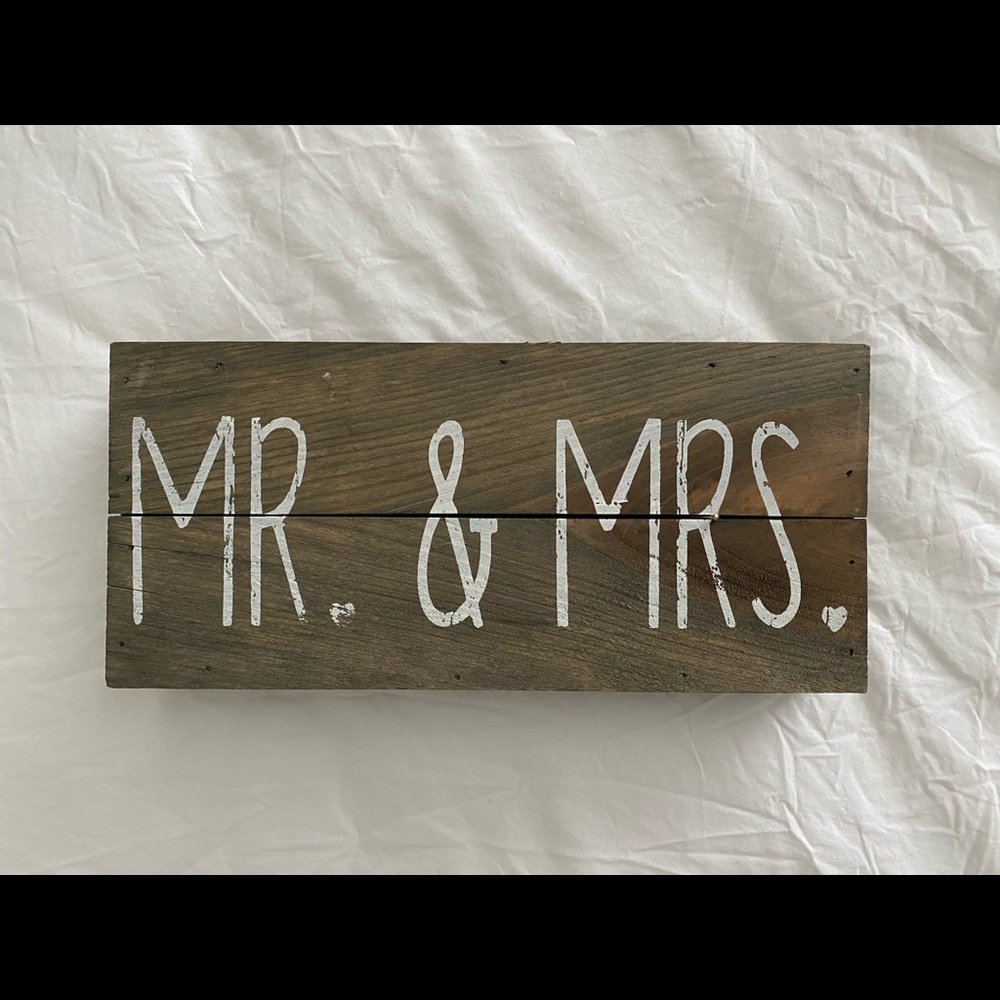 Mr. & Mrs. wooden sign